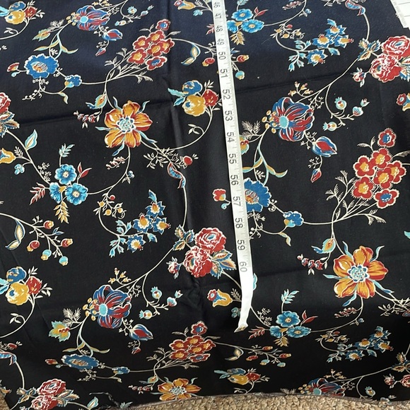 Peter Pan Fabrics, black cotton w bright floral/tropical motif, 62" x W42 - Picture 7 of 7